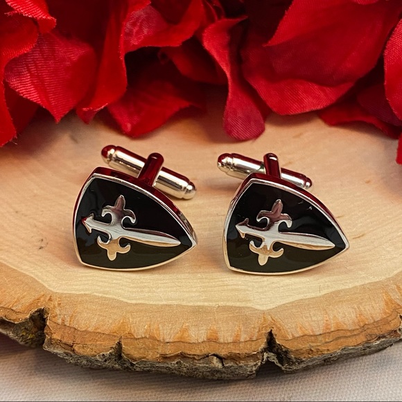 Black Knights Shield with Silver Cross Cufflinks - Picture 11 of 16